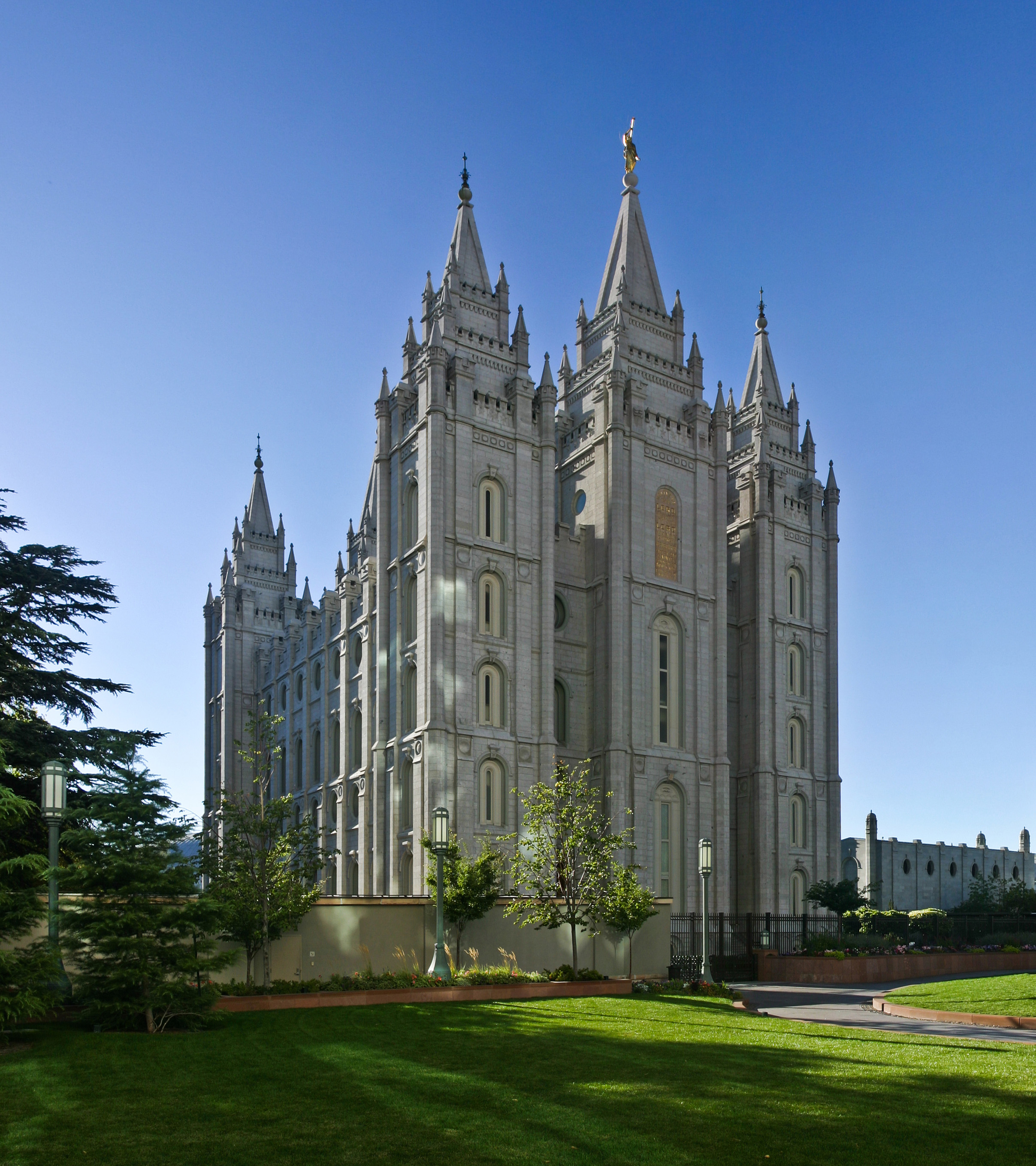 Mormons in intelligence